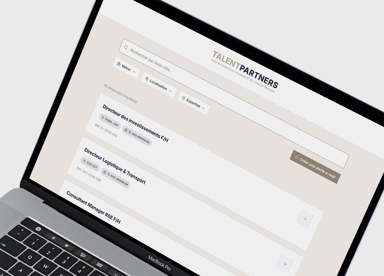Interface UI/UX d&rsquo;un portail d&rsquo;emploi premium pour un cabinet de recrutement &middot; graphiste freelance Paris
